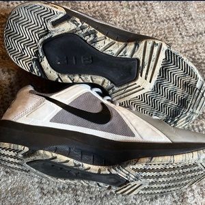 Nike Air Mavin Men’s Gray/Black/White Sneaker Size 9.5